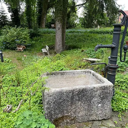 Liebevoll Eingerichtetes Mit Grossem Garten *