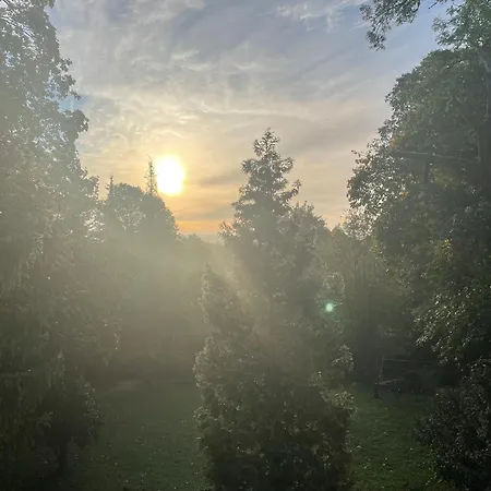 Liebevoll Eingerichtetes Mit Grossem Garten Feriehus *